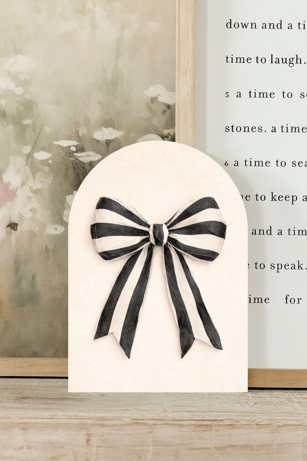 Black and White Bow, Arch