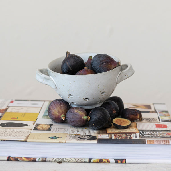 Stoneware Berry Bowl with Handles